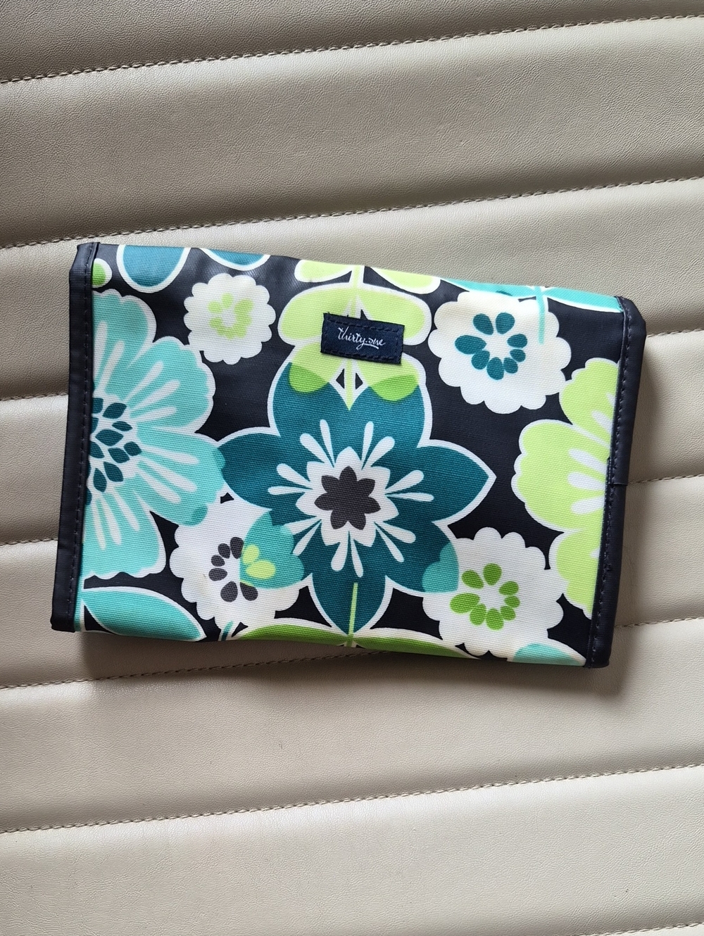 thirty-one Teal & Lime Floral Hanging Makeup Organizer